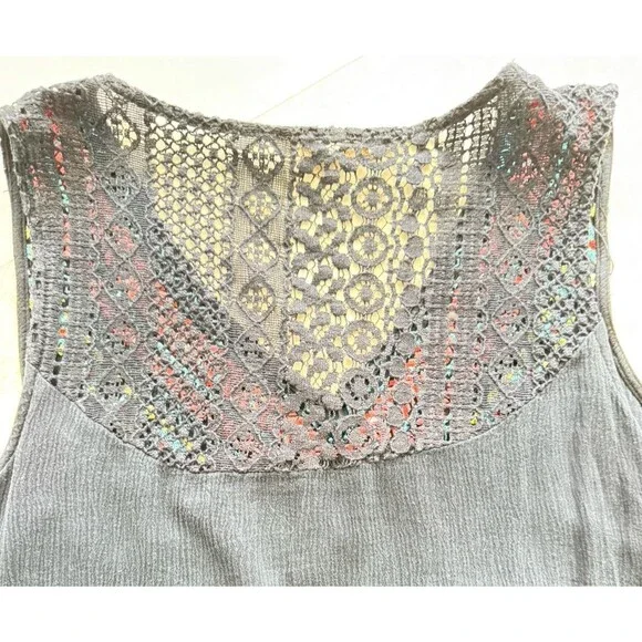 🖤 Skies Are Blue Black Embroidered V-Neck Top – Size Large - Picture 8 of 8